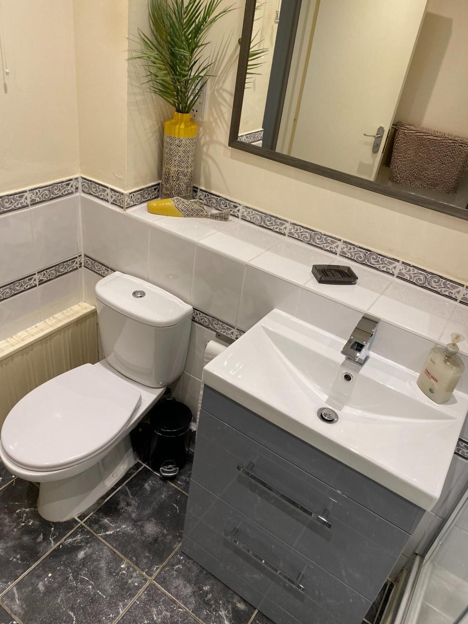 River Courtyard Apartment In The Heart Of Stneots セント・ネオツ エクステリア 写真