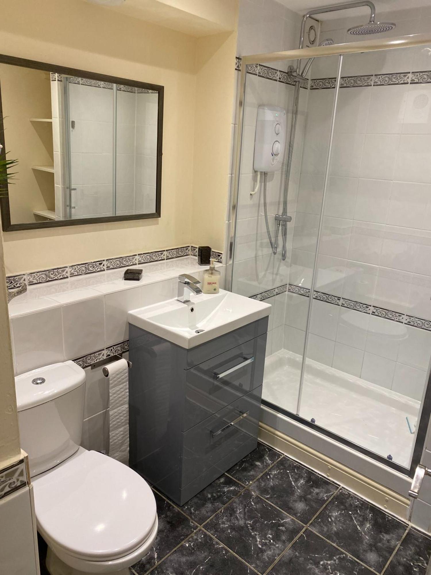 River Courtyard Apartment In The Heart Of Stneots セント・ネオツ エクステリア 写真
