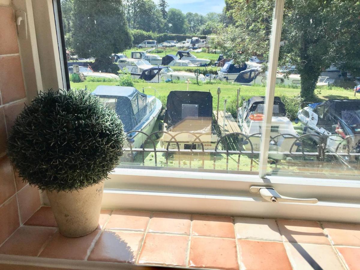 River Courtyard Apartment In The Heart Of Stneots セント・ネオツ エクステリア 写真